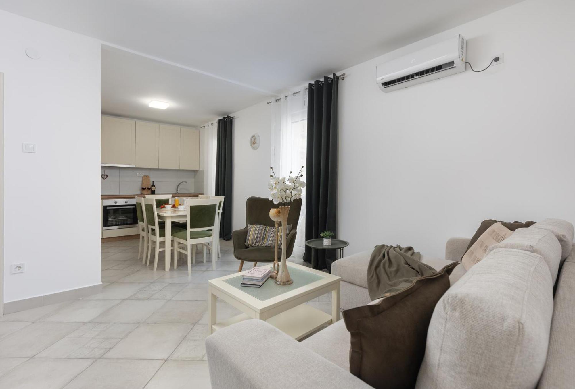 Ana'S Place Near The Sea Kotor Exterior photo